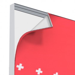 Photo du textile imprimé et de son système d'attache simple d'une cloison personnalisable et sur mesure