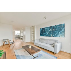 Photo d'un cadre mural sur-mesure, dans un salon design